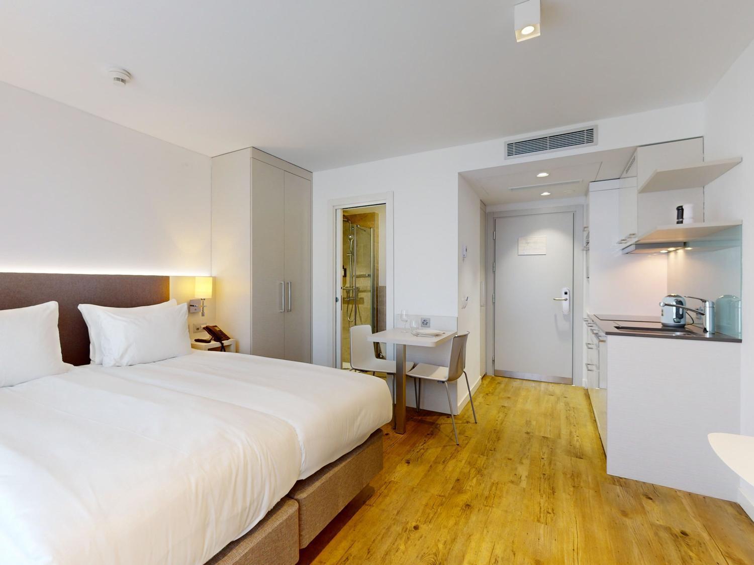 Nonanteneuf Appart Hotel Vevey - Contactless Check-In Oda fotoğraf